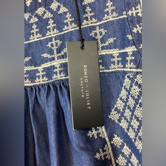 Romeo + Juliet Couture Chambray Embroidered Dress Size XS NWT - Picture 2 of 6